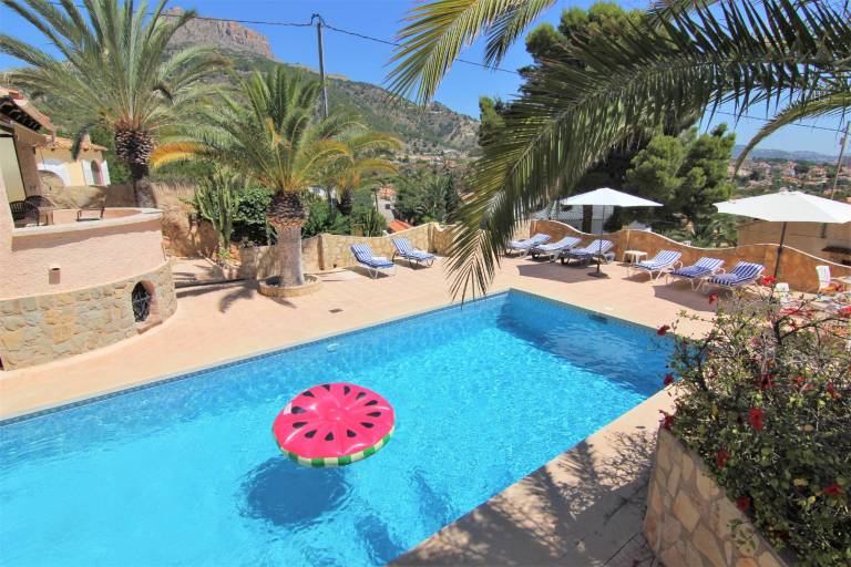 Villa with private pool, yard & barbecue — photo 5
