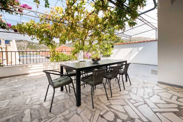 Family-oriented pleasant rental apartment with patio | Close to the beach | Pet-friendly — photo 2