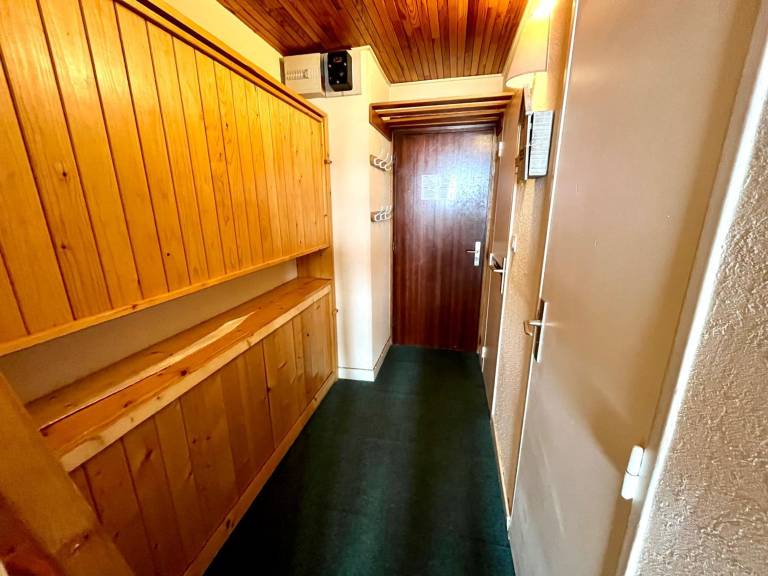 Southwest studio, ski-in/ski-out, 30m², sleeps 4 in Tignes