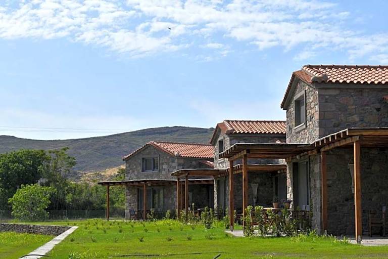 Απαρχοτέλ  Tavari