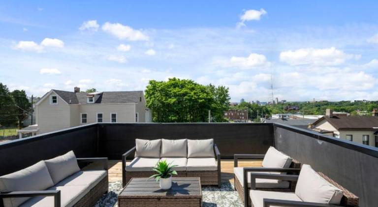 195 m&sup2; Ferienhaus