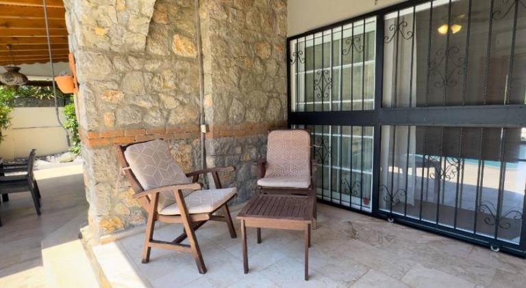 Villa with yard, patio & barbeque | Good for workation — photo 5