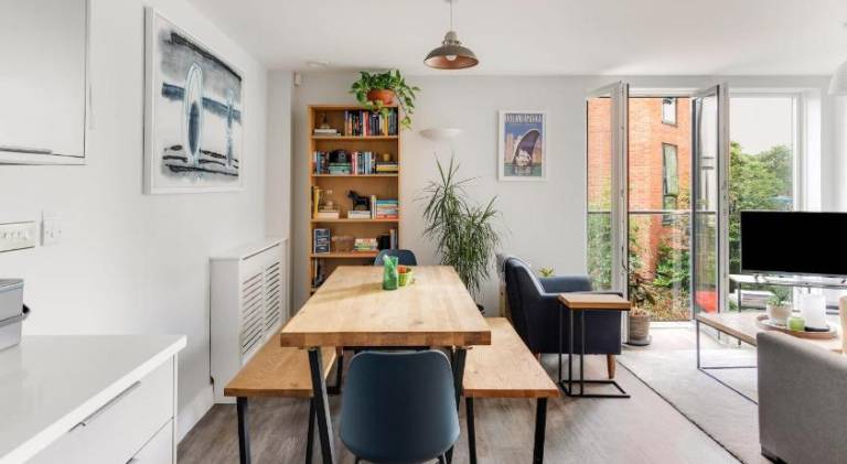 Vacation home | Near Bristol Cathedral | Good for workation — photo 4