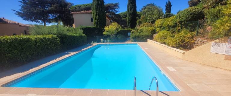 Family-oriented house with terrace, yard & pool | Dogs allowed — photo 2