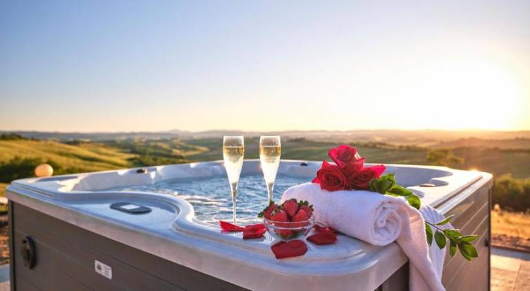 Serviced apartment with patio, garden & hot tub | Suitable for remote work — photo 4