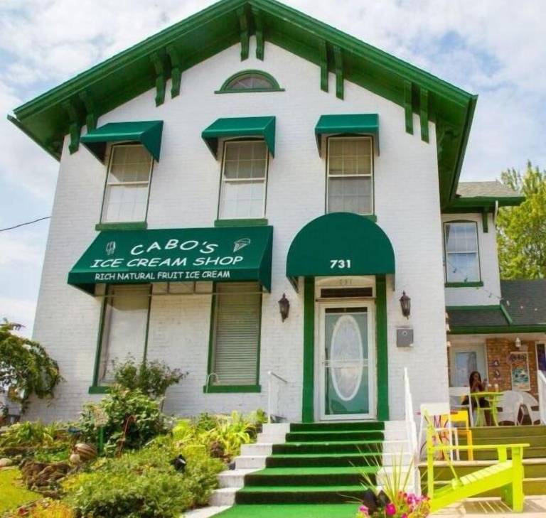House  Town of Pines