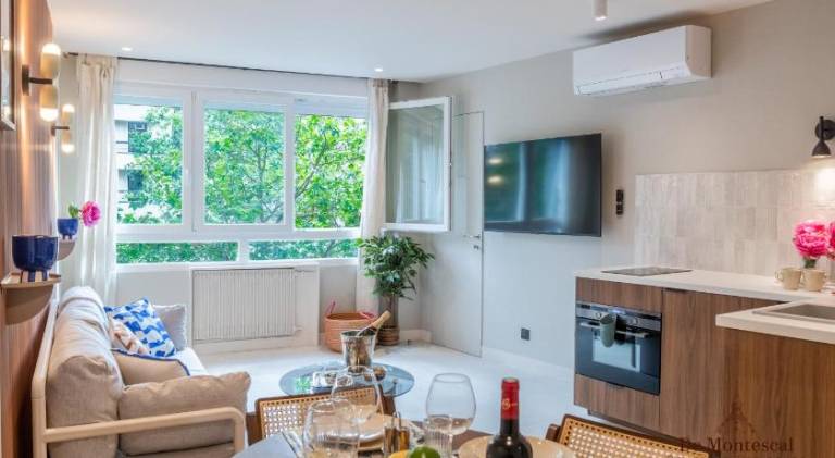 Holiday apartment with jacuzzi — photo 2