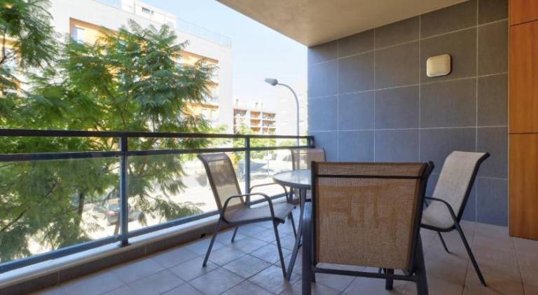 Fully equipped rental apartment with terrace, pool & yard | Pets allowed — photo 4