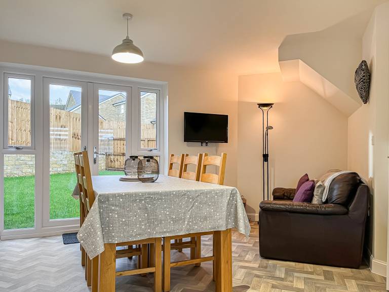 Child-friendly cottage with yard | Dogs allowed in Buxton