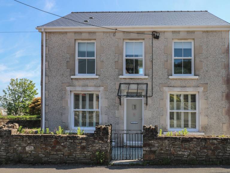 Cottage  Pen-clawdd