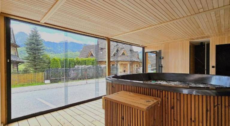 Chalet with patio, hot tub & sauna | Pet-friendly — photo 5