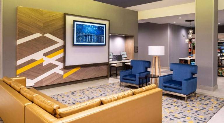 Hilton Garden Inn Pomona — photo 3