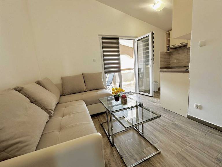 Family-friendly wonderful rental apartment with grill, yard & patio | Pets allowed — photo 3