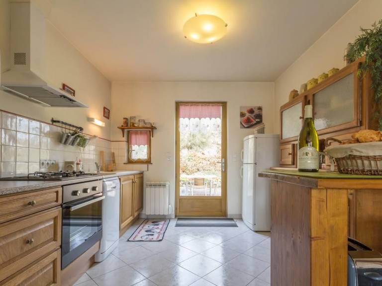 Cottage with barbecue — photo 4