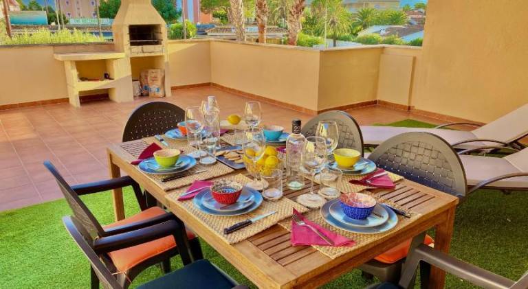 1ªLinea-50m de playa-Reformado-BBQ privada-Vistas al mar-3 terrazas in Denia