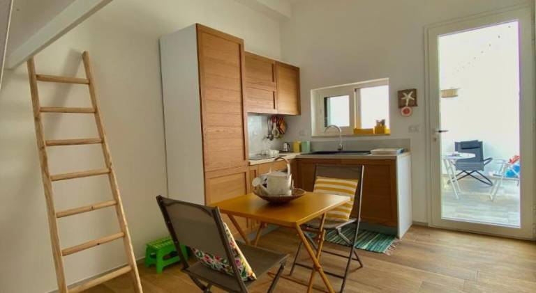 Vacation home with 2 rooms for 3 persons in Giurdignano