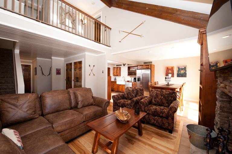 Completely Remodeled Townhome - Ski In/Out - Awesome Views — photo 5