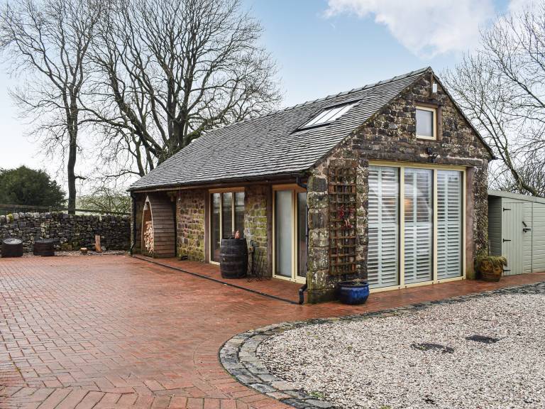 Cottage with garden & barbeque — photo 2