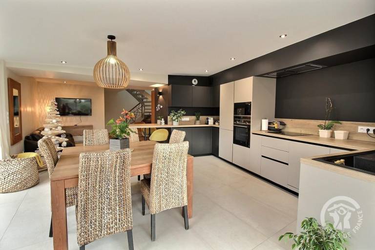 Gite with yard & patio — photo 4