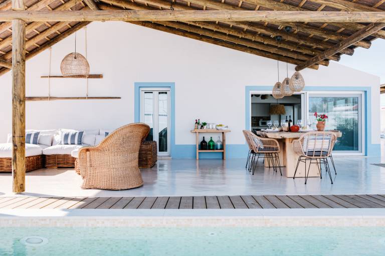 Villa with pool, grill & yard — photo 5