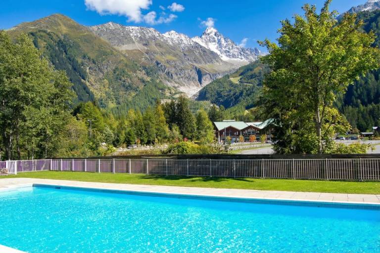 Children-friendly charming studio with heated pool, yard & terrace | Mountain view | Ski nearby | Dogs allowed — photo 2