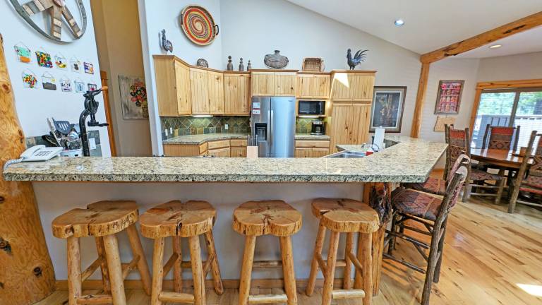 House with pool & hot tub — photo 4