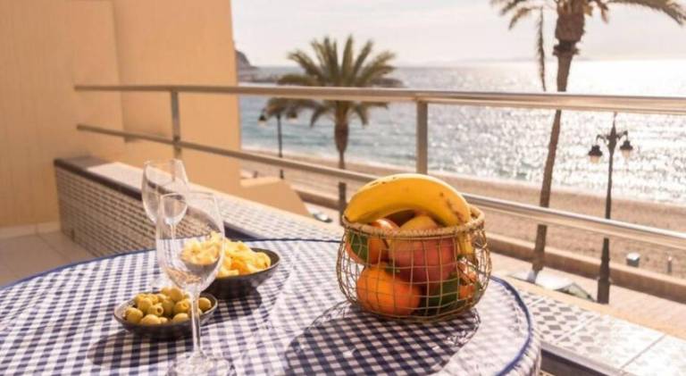 Apartment with 3 rooms for 6 persons in Roquetas de Mar