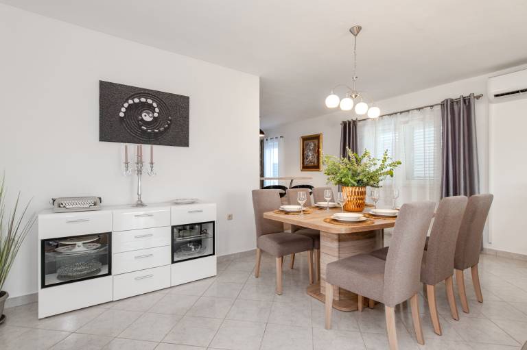Fully equipped house with private pool, terrace & garden | Garden view | Pet-friendly — photo 3
