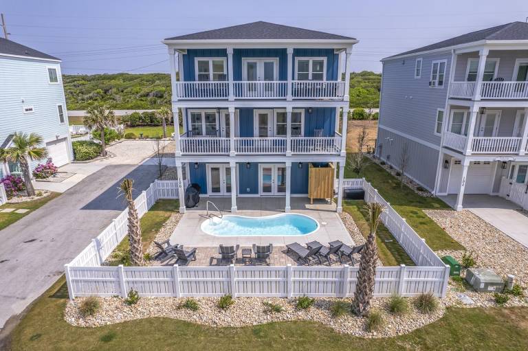 House  Pine Knoll Shores