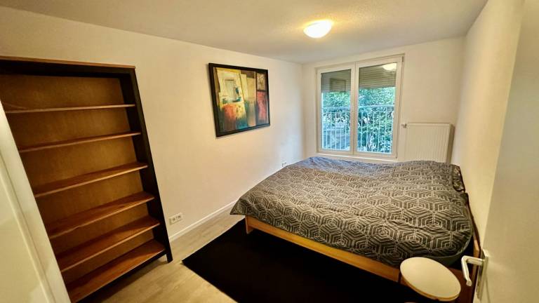 Holiday apartment with yard — photo 4