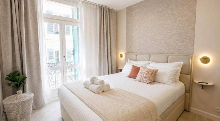 Apartment with patio | Next to the beach | Dogs allowed in Cannes
