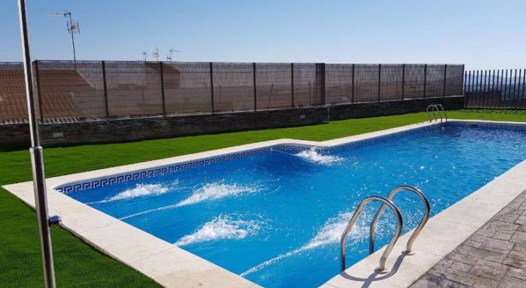 Holiday apartment with terrace, pool & barbecue — photo 2