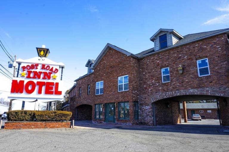 Post Road Inn Motel in Woodbridge, NJ