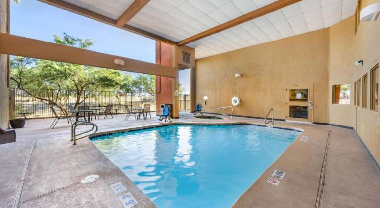 Best Western Plus North Las Vegas Inn & Suites — photo 3