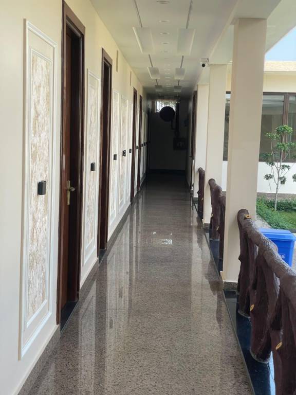 R S GARDEN ROOMS & RESTRO