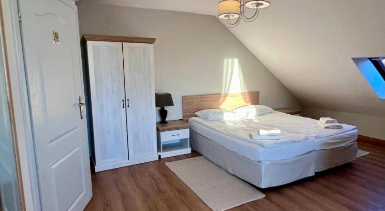 Hotel Nad Stawem in Opole