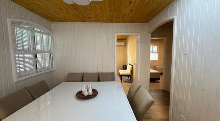 House with pool — photo 5