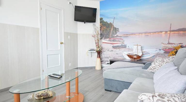 Vacation home | Beach nearby | Pet-friendly — photo 2