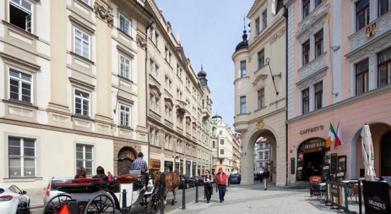 Big holiday apartment | Near Prague astronomical clock | Pets allowed — photo 5