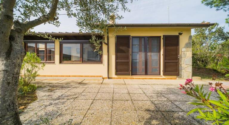 Villa with 2 rooms for 4 persons in Capoliveri