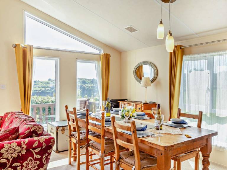 Lodge with patio, pool & yard | Water view | Next to the beach | Pets are welcome — photo 5