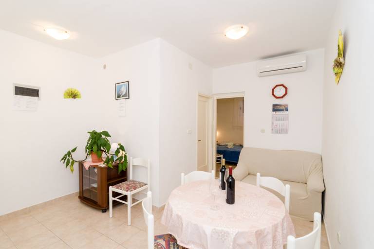 Lovely apartment with barbecue | Sea view | Dogs allowed in Orebic