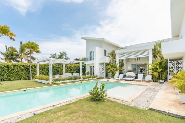 Villa with barbeque & garden in Punta Cana