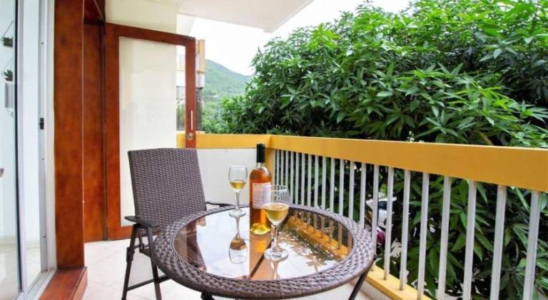 Vacation home with patio | Close to the beach | Pet-friendly — photo 3