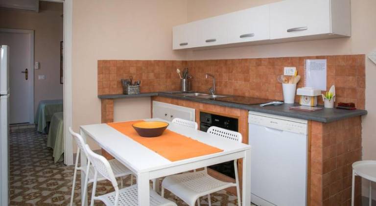 Holiday apartment with 2 rooms for 6 persons — photo 5