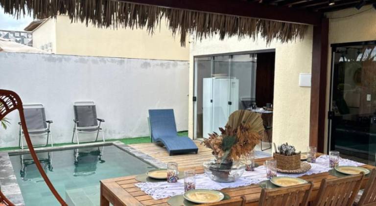 House with pool — photo 4
