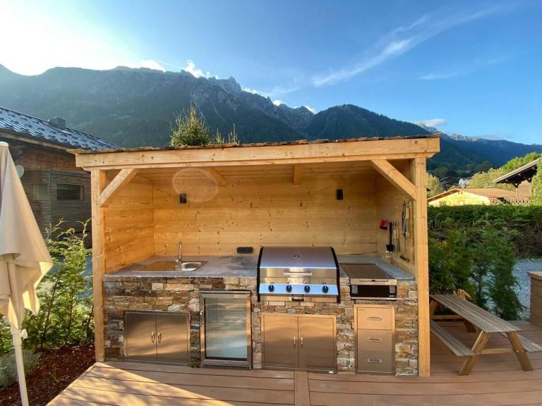 Vacation home with yard & sauna — photo 5