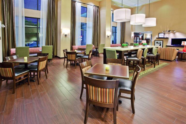 Hampton Inn & Suites Oxford-Anniston — photo 3