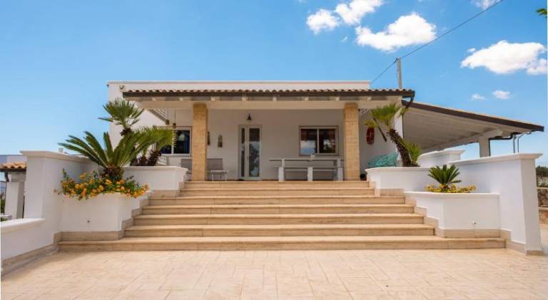Villa with 1 room for 4 persons — photo 3