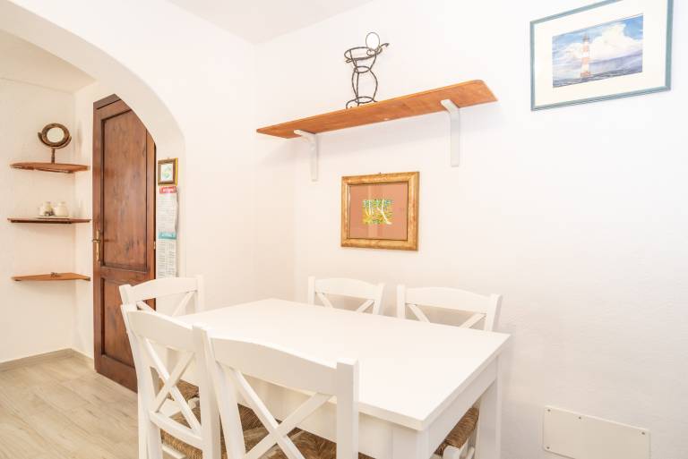 Centrally Located, Mediterranean Holiday Apartment with Garden and Terrace; Pets Allowed — photo 5